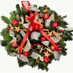 Prírodný vianočný veniec na stromček ozdobený