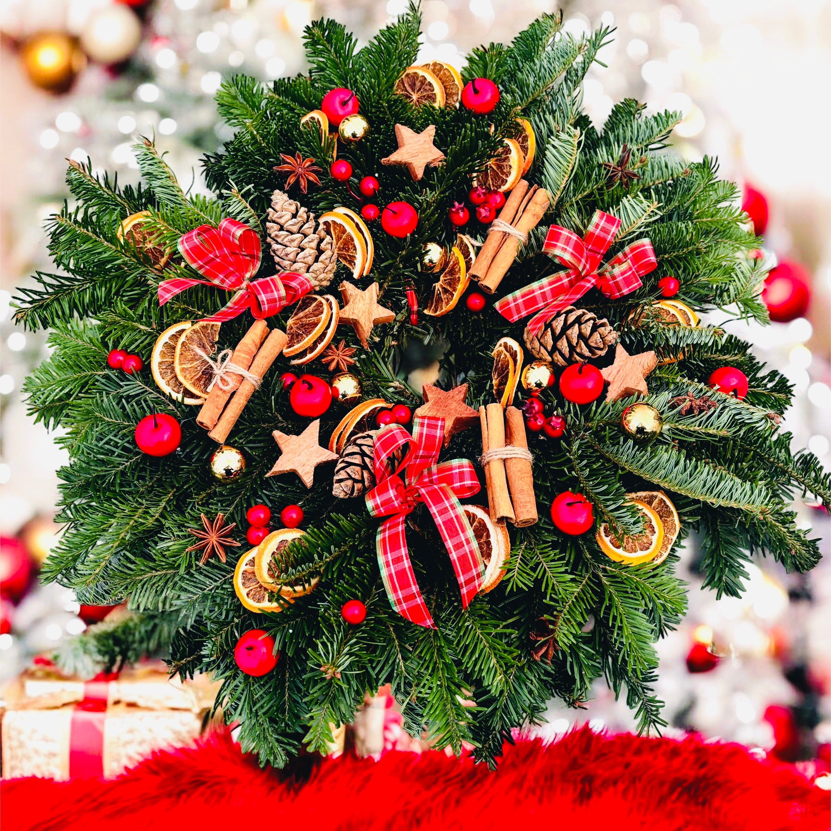 Coronita din brad natural cu stelute si conuri