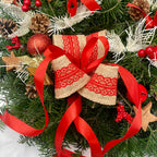 Prírodný vianočný veniec na stromček ozdobený