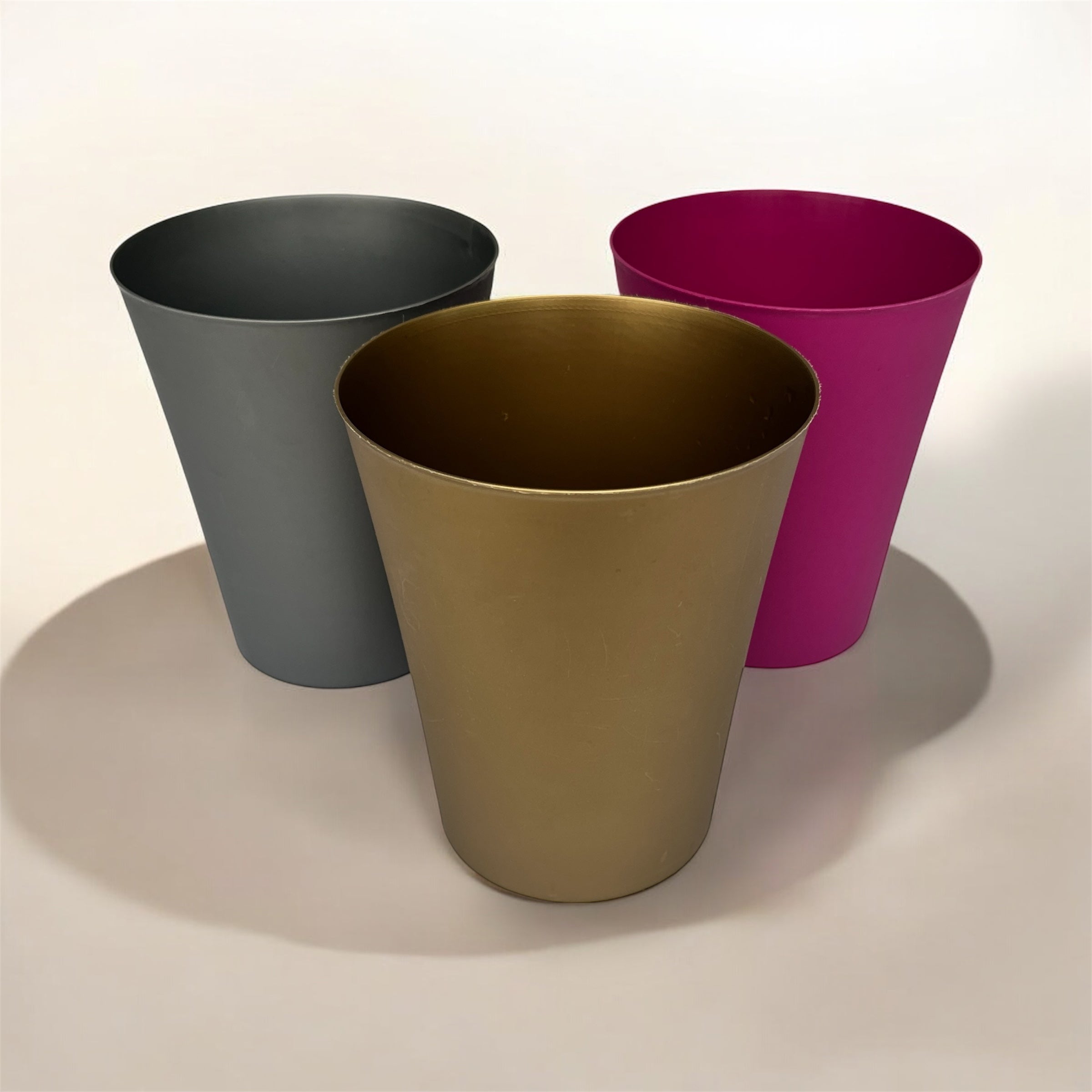 Ghivece tip masca din plastic D12 - diverse culori