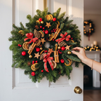 Coronita naturala de Craciun cu scortisoara, portocale uscate si fundite festive