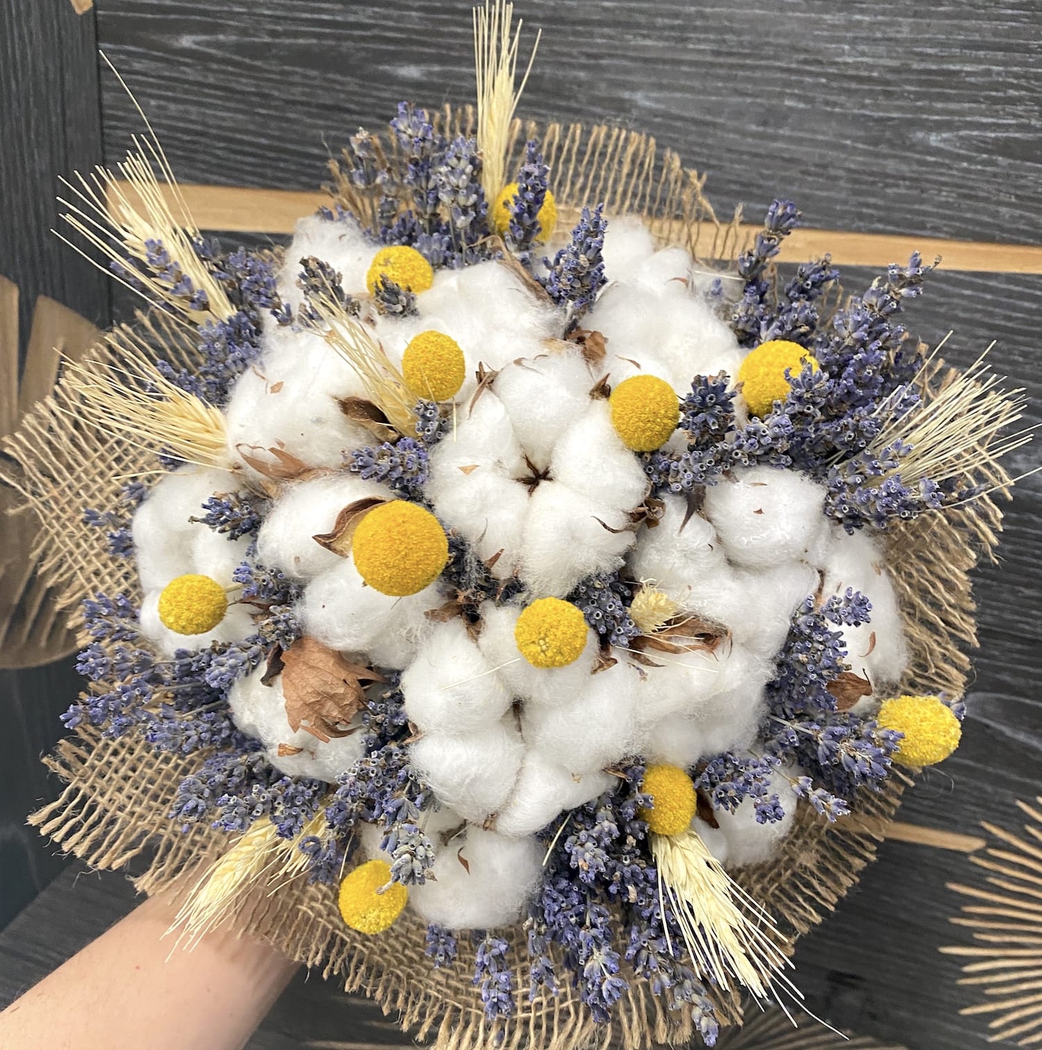 Buchet cununie rustic spice de grau, bumbac si craspedia