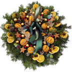 Coronita naturala de Craciun cu brad, portocale uscate si accente aurii