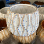 Okrasna keramična posoda Wave D6cm