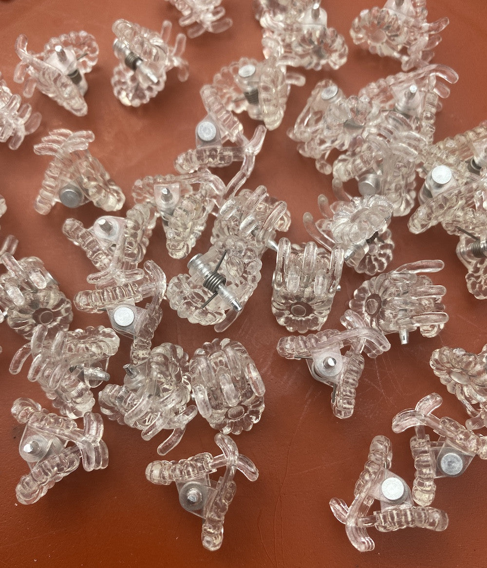 Clipsuri din plastic pentru orhidee.